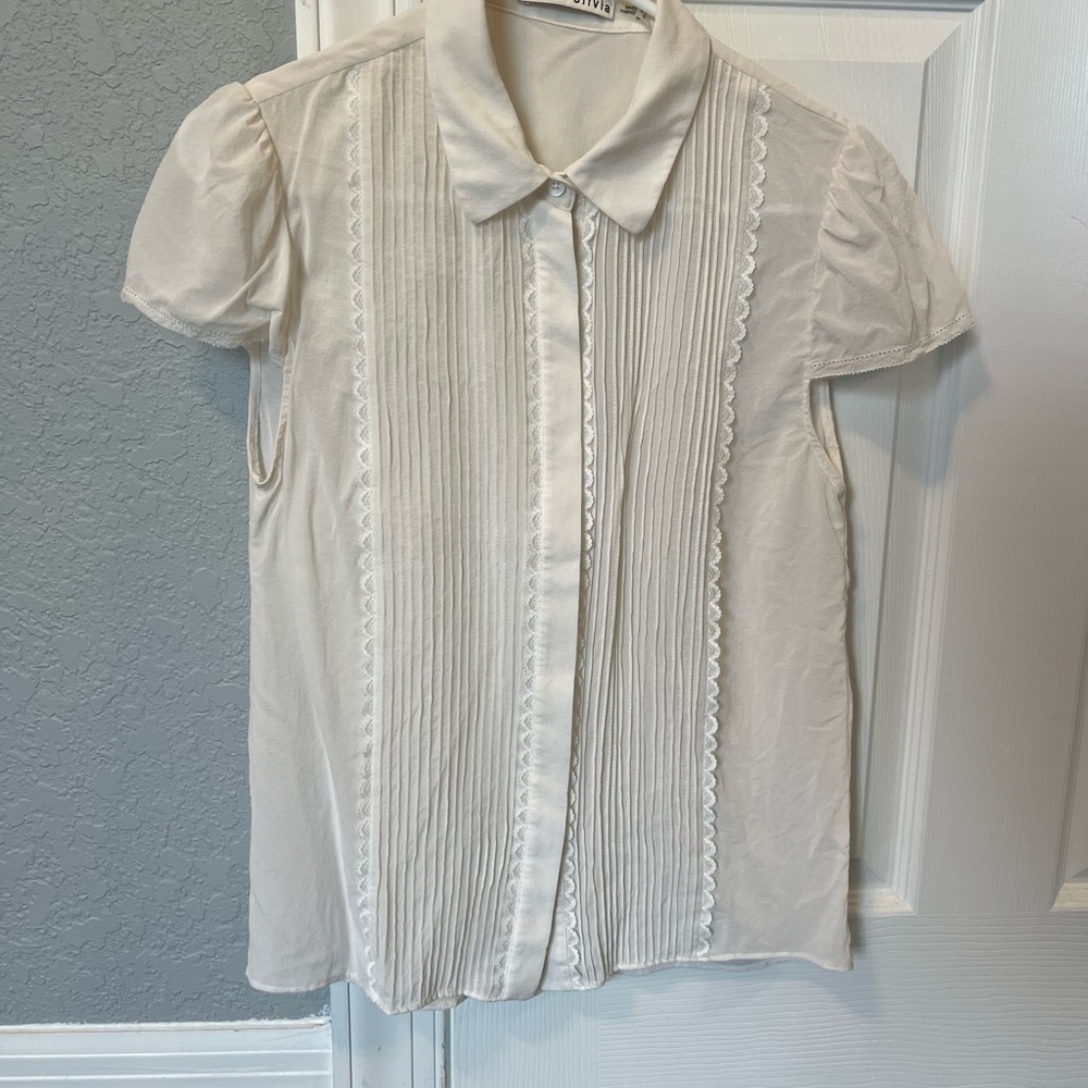 Alice + Olivia Cream Short Sleeve Blouse, Lace Detailing